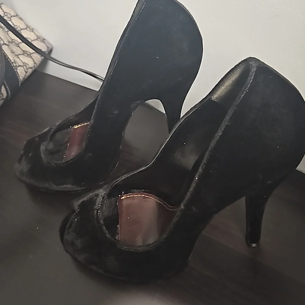 Pumps - Picture 4 of 5